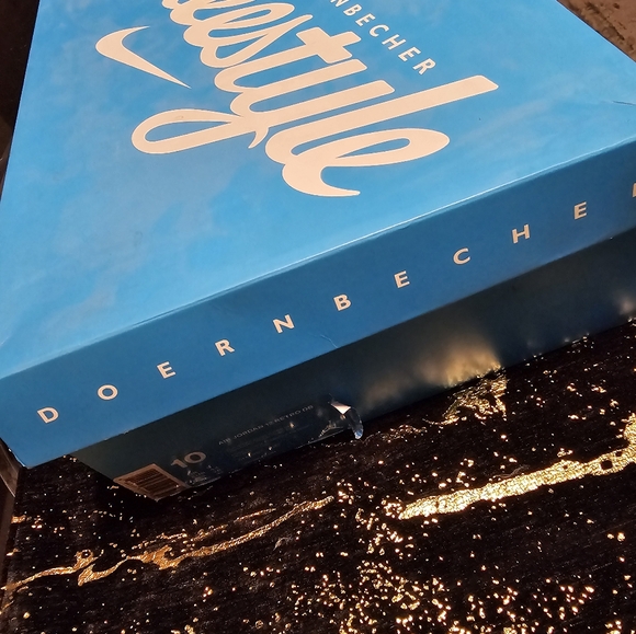 JORDAN RETRO 12 DOERNBECHER SZ 10 - Picture 8 of 10